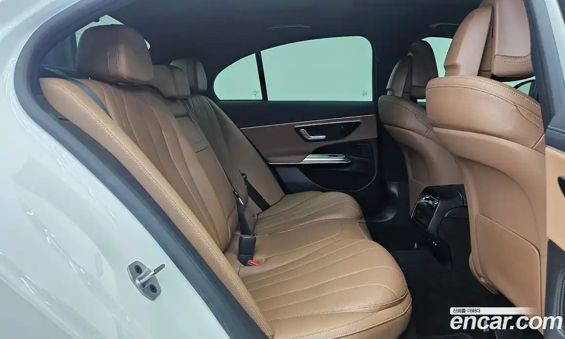 Mercedes-Benz E-Class 2025 2.0 автомат (гидро), фото 12