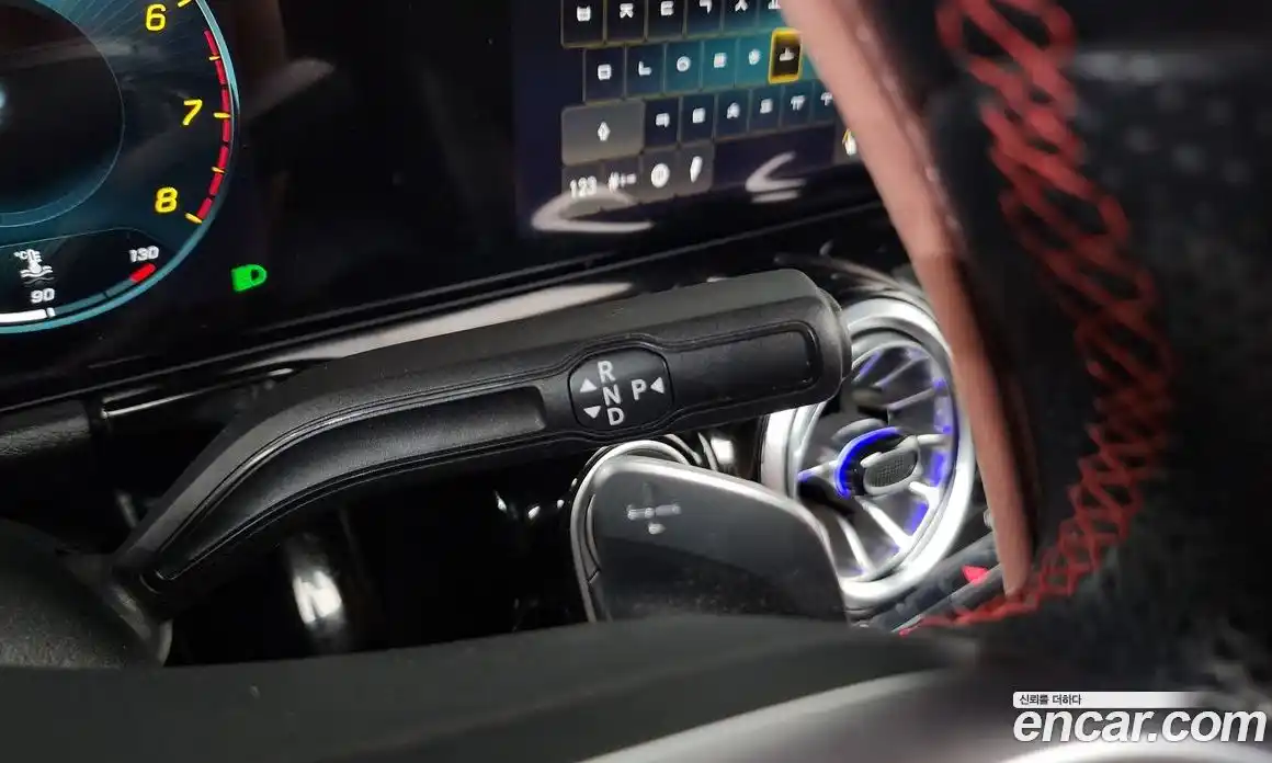 Mercedes-Benz GLA-Class 2023 2.0 гидро, фото 12