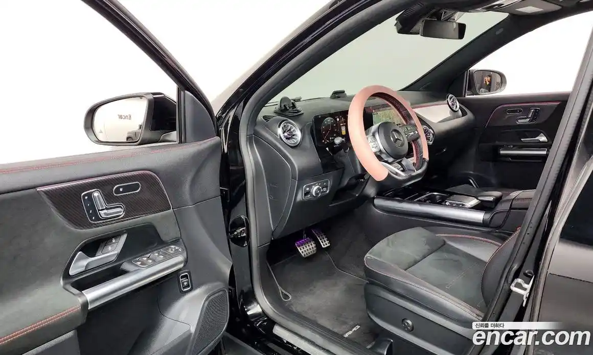 Mercedes-Benz GLA-Class 2023 2.0 гидро, фото 13