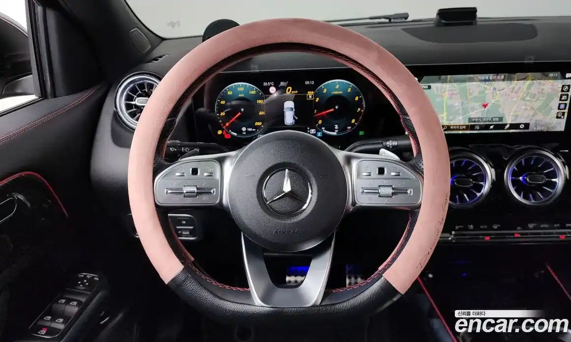 Mercedes-Benz GLA-Class 2023 2.0 гидро, фото 20