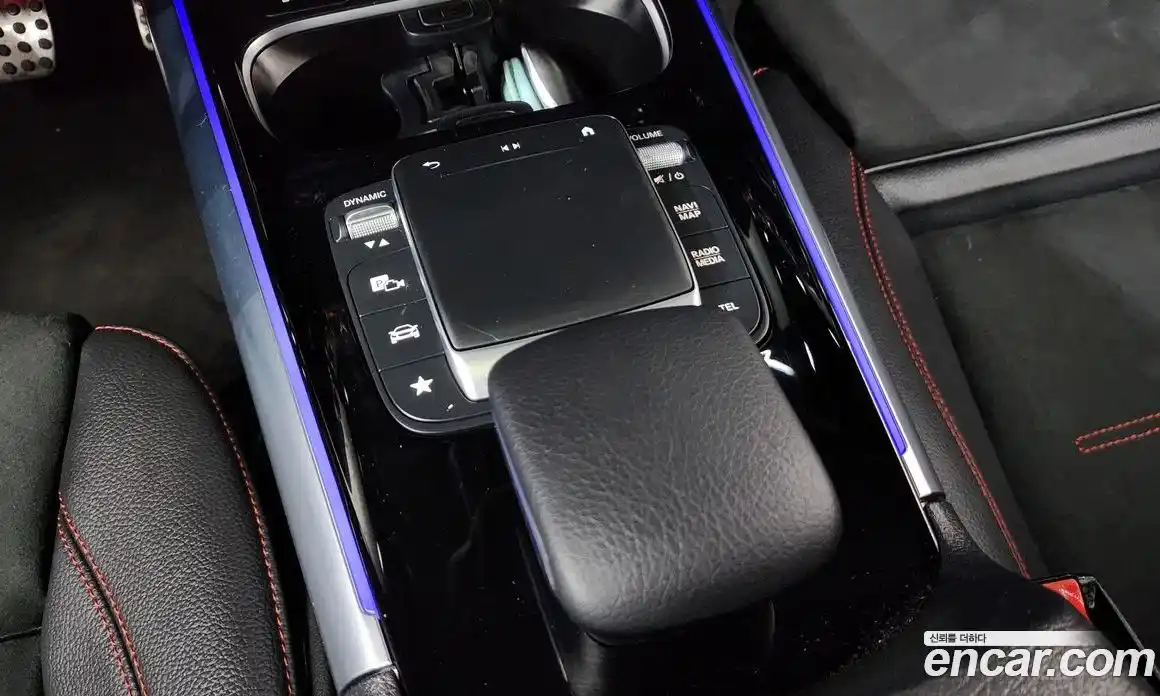Mercedes-Benz GLA-Class 2023 2.0 гидро, фото 27