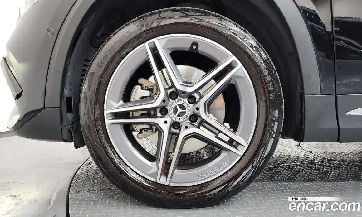 Mercedes-Benz GLA-Class 2023 2.0 гидро, фото 5