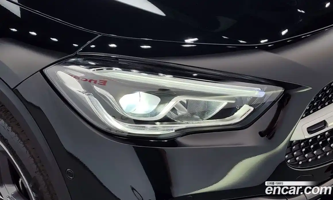 Mercedes-Benz GLA-Class 2023 2.0 гидро, фото 8