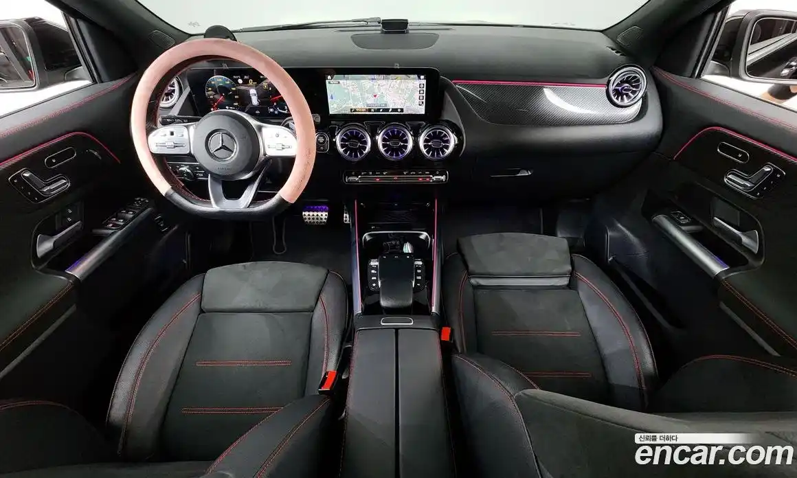 Mercedes-Benz GLA-Class 2023 2.0 гидро, фото 10