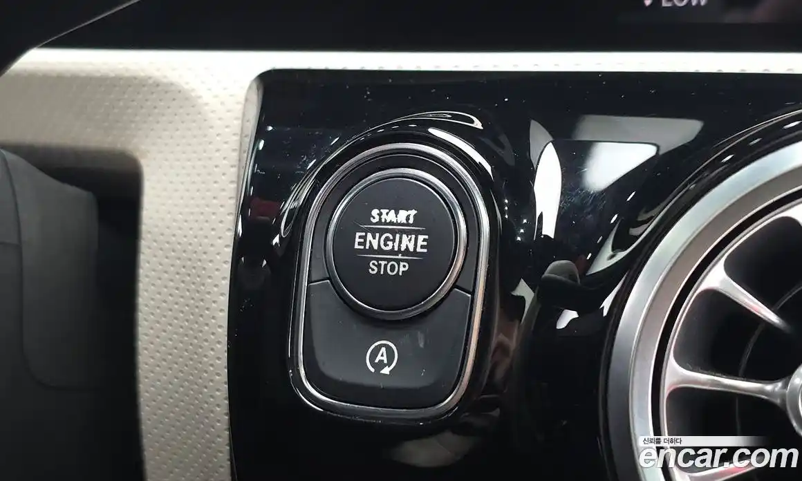 Mercedes-Benz A-Class 2019 2.0 гидро, фото 19 Mercedes-Benz A-Class 2019 2.0 гидро, фото 19