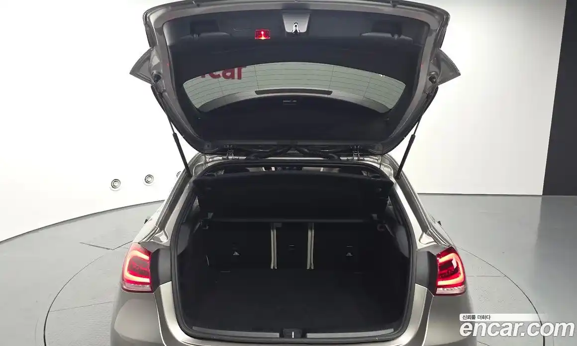 Mercedes-Benz A-Class 2019 2.0 гидро, фото 20 Mercedes-Benz A-Class 2019 2.0 гидро, фото 20