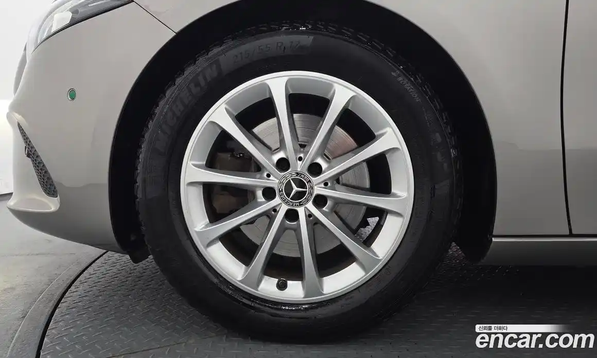 Mercedes-Benz A-Class 2019 2.0 гидро, фото 7 Mercedes-Benz A-Class 2019 2.0 гидро, фото 7