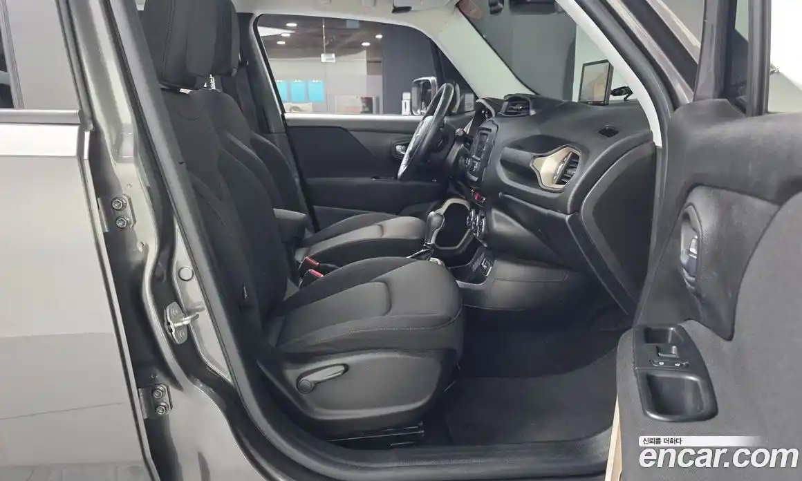 Jeep Renegade 2016 2.4 автомат (гидро), фото 11