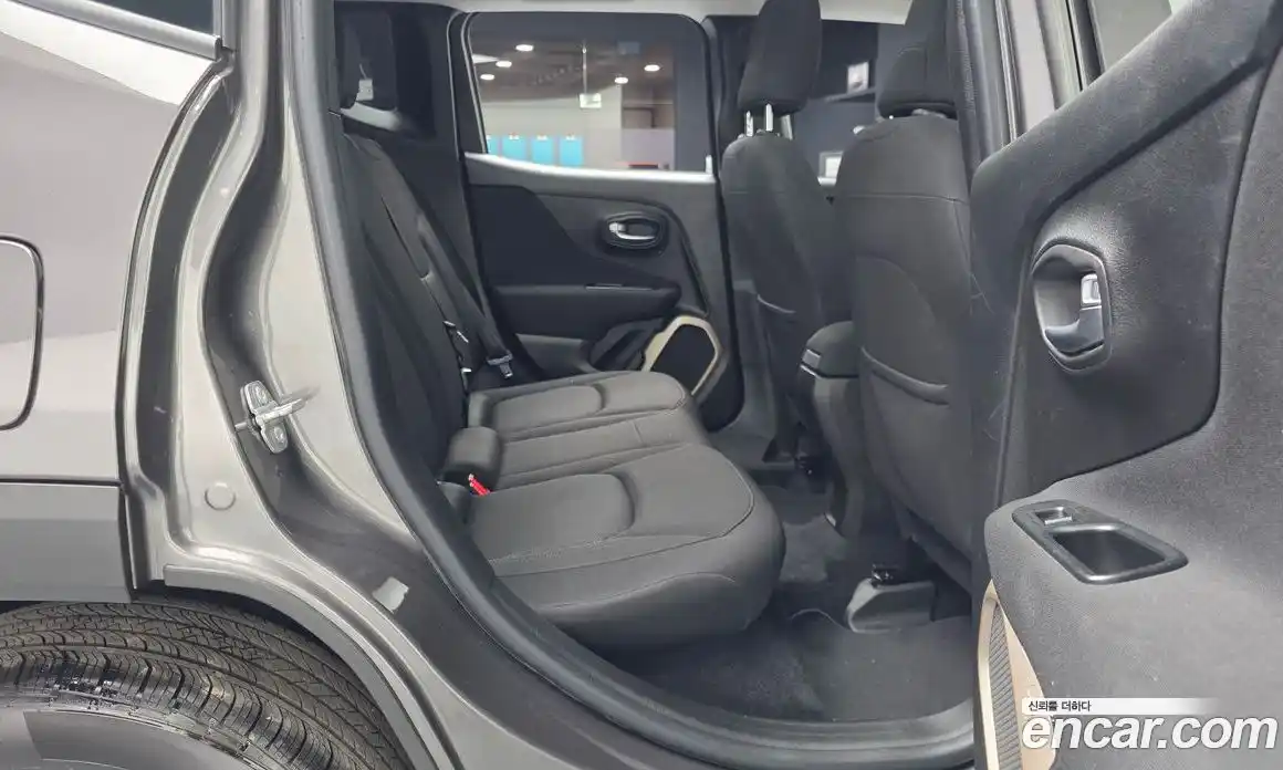 Jeep Renegade 2016 2.4 автомат (гидро), фото 12