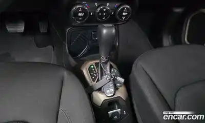Jeep Renegade 2016 2.4 автомат (гидро), миниатюра 9