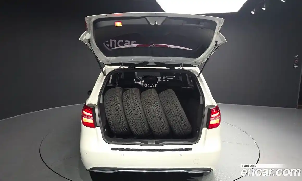 Mercedes-Benz B-Class 2016 2.1 гидро, фото 20 Mercedes-Benz B-Class 2016 2.1 гидро, фото 20