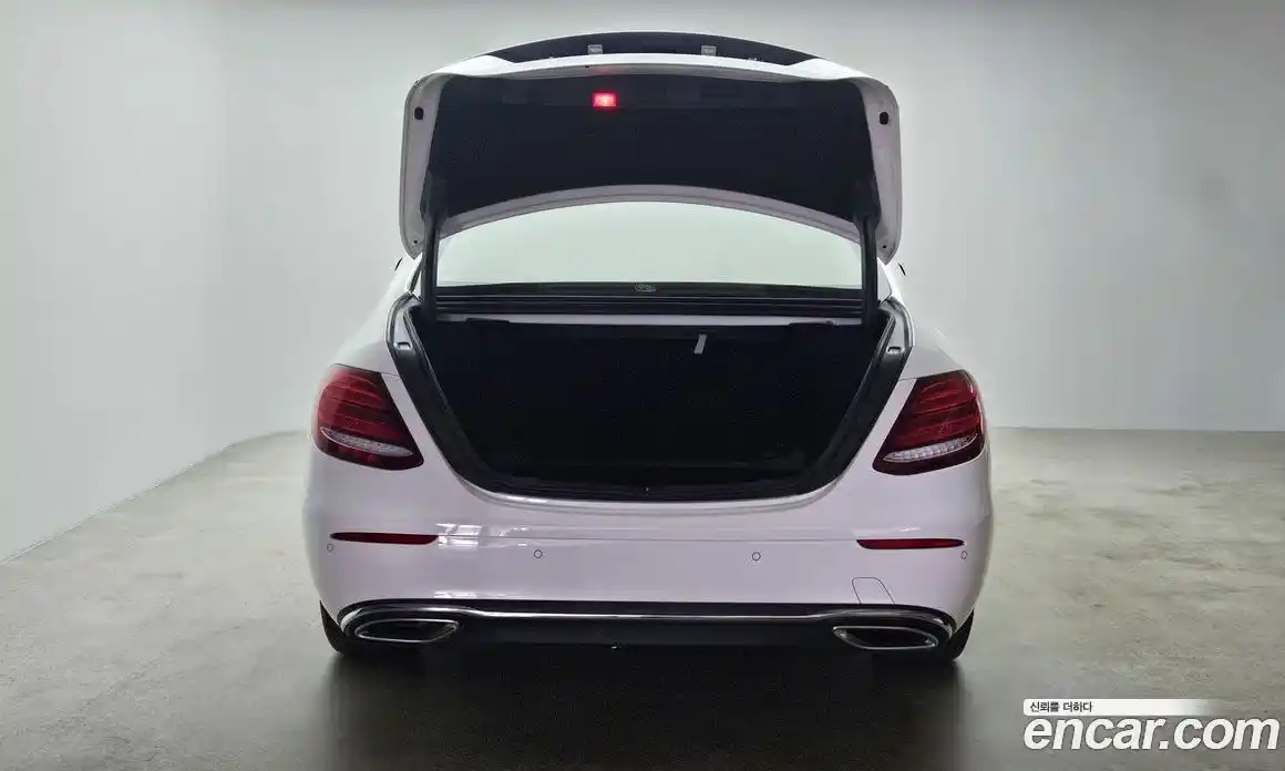 Mercedes-Benz E-Class 2017 2.0 автомат (гидро), фото 20