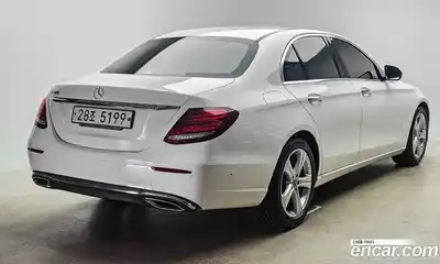 Mercedes-Benz E-Class 2017 2.0 автомат (гидро), миниатюра 2