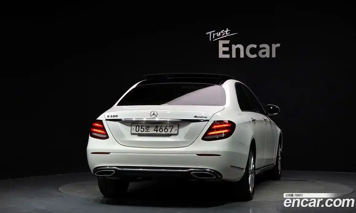 Mercedes-Benz E-Class 2017 2.0 автомат (гидро), фото 4