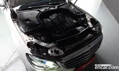 Mercedes-Benz E-Class 2017 2.0 автомат (гидро), миниатюра 6