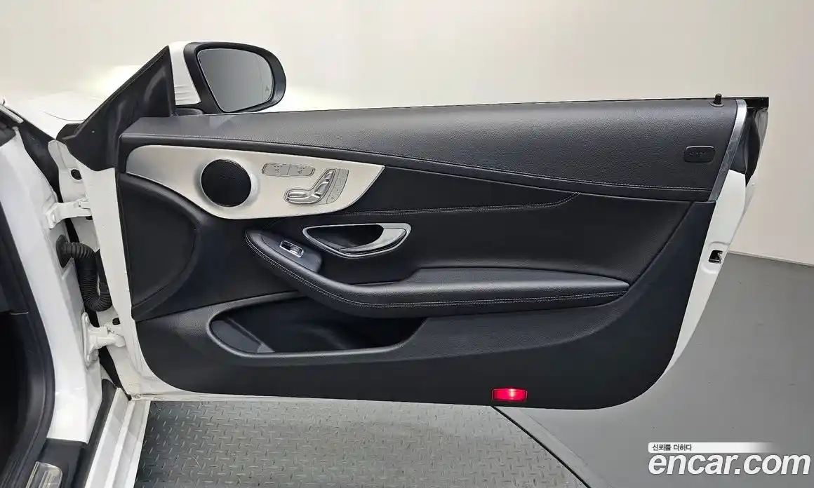 Mercedes-Benz C-Class 2022 2.0 гидро, фото 14