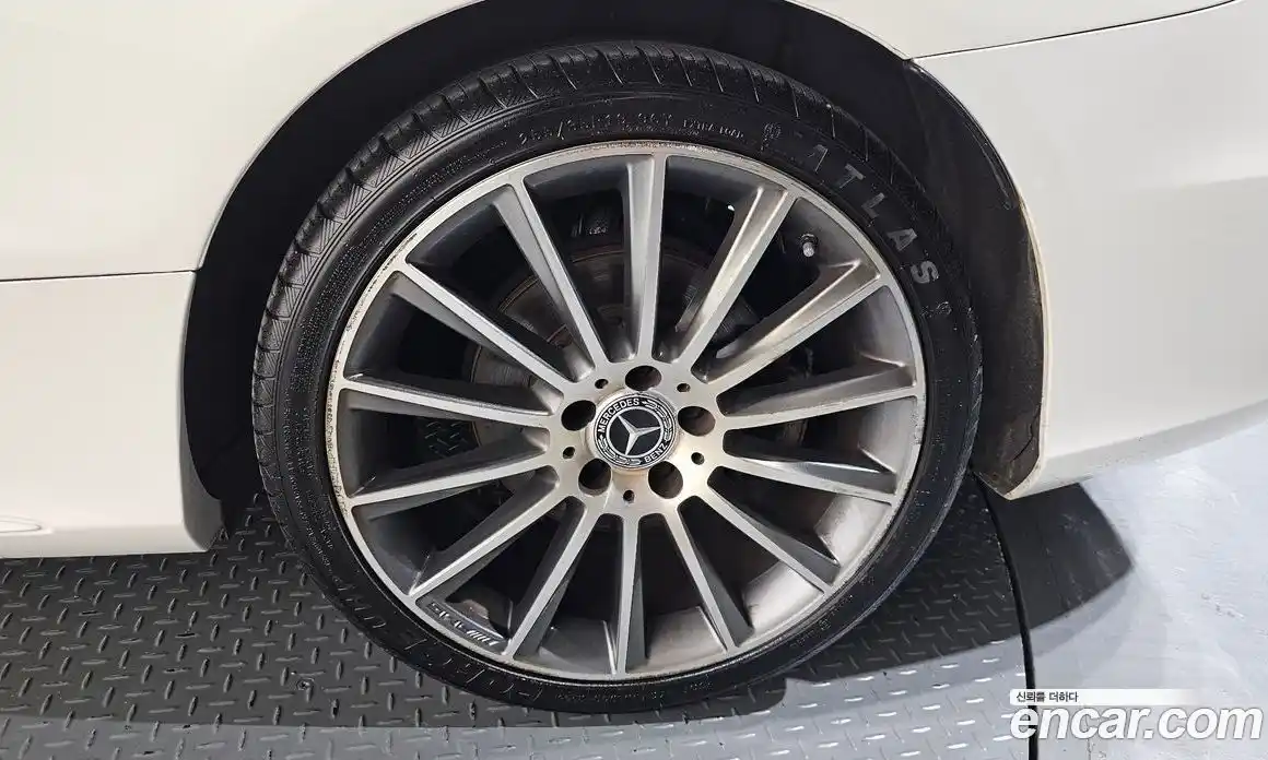 Mercedes-Benz C-Class 2022 2.0 гидро, фото 6