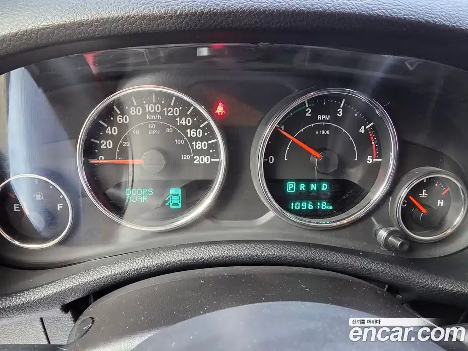 Jeep Wrangler 2015 2.8 автомат (гидро), фото 3