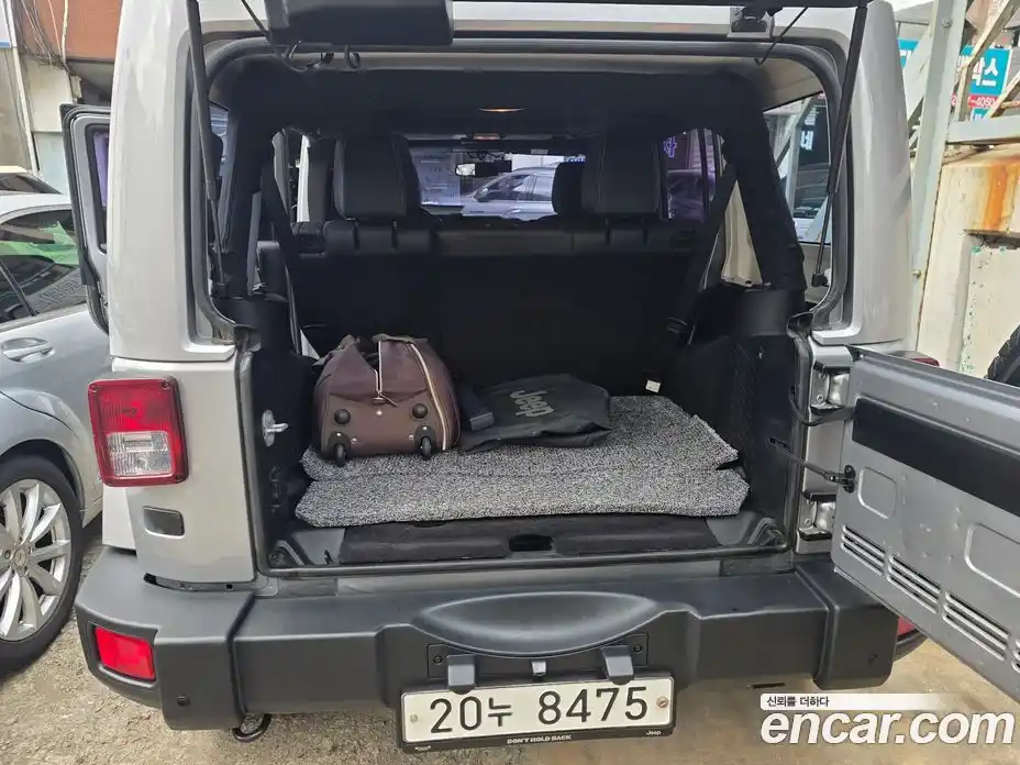 Jeep Wrangler 2015 2.8 автомат (гидро), фото 9