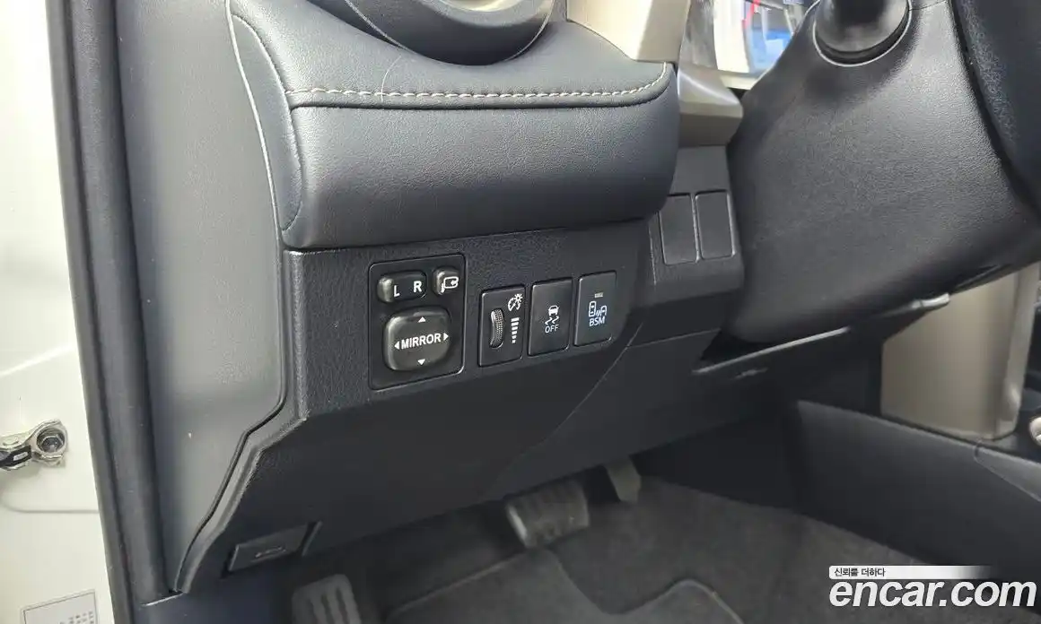 Toyota RAV4 2014 2.5 автомат (гидро), фото 16 Toyota RAV4 2014 2.5 автомат (гидро), фото 16