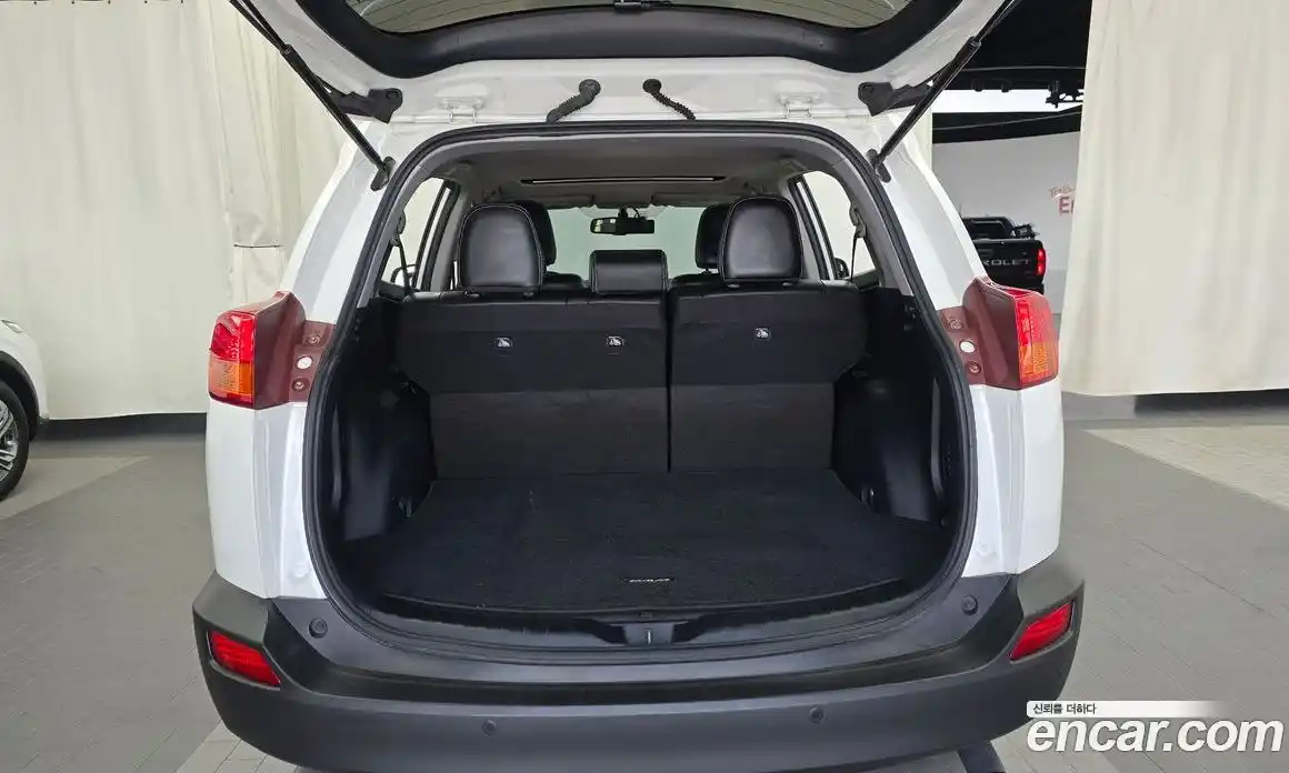 Toyota RAV4 2014 2.5 автомат (гидро), фото 20 Toyota RAV4 2014 2.5 автомат (гидро), фото 20