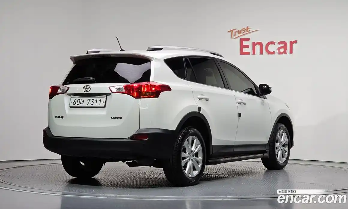 Toyota RAV4 2014 2.5 автомат (гидро), фото 2 Toyota RAV4 2014 2.5 автомат (гидро), фото 2