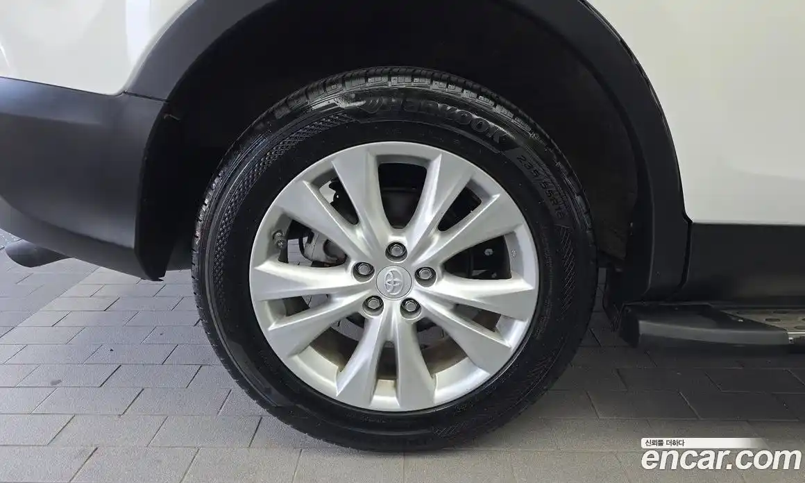 Toyota RAV4 2014 2.5 автомат (гидро), фото 5 Toyota RAV4 2014 2.5 автомат (гидро), фото 5