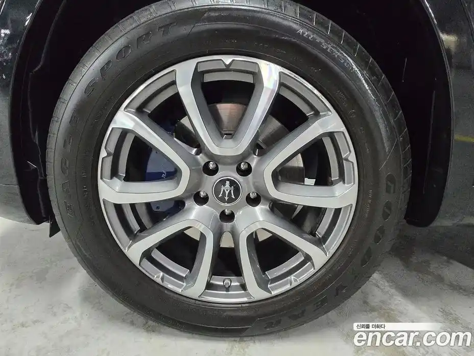 Maserati Levante 2022 2.0 автомат (гидро), фото 6 Maserati Levante 2022 2.0 автомат (гидро), фото 6