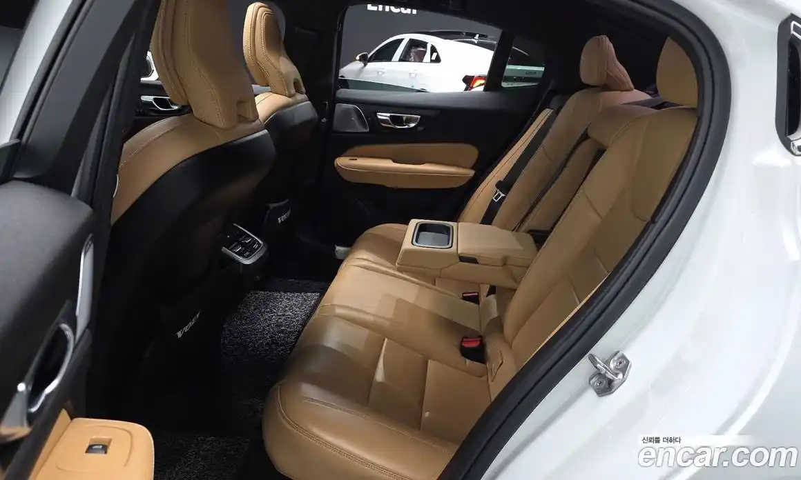 Volvo S60 2021 2.0 автомат (гидро), фото 15