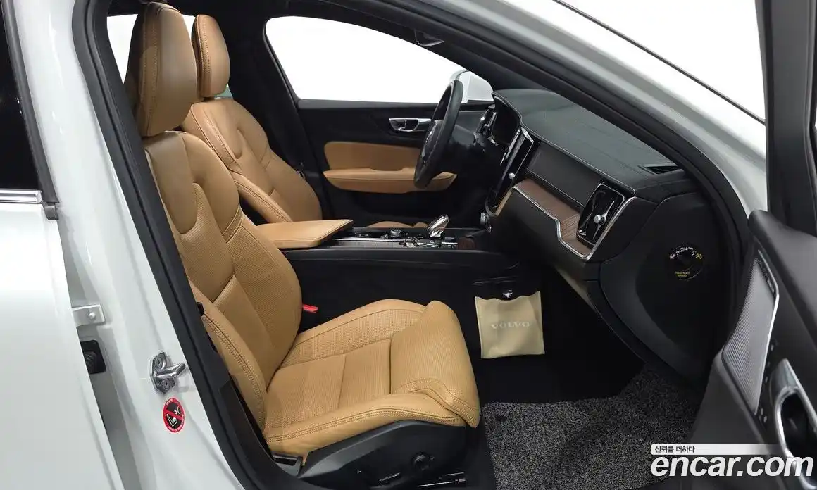 Volvo S60 2021 2.0 автомат (гидро), фото 17