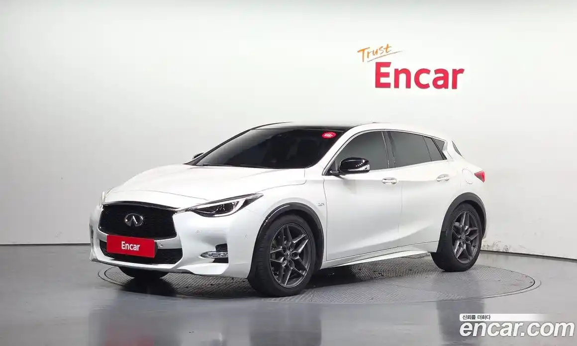 Infiniti Q30 2017 2.0 автомат (гидро), фото 1 Infiniti Q30 2017 2.0 автомат (гидро), фото 1
