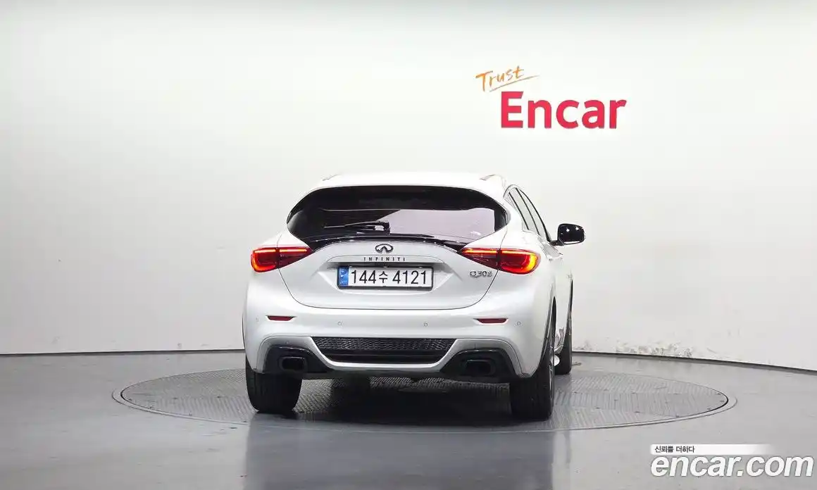 Infiniti Q30 2017 2.0 автомат (гидро), фото 4 Infiniti Q30 2017 2.0 автомат (гидро), фото 4