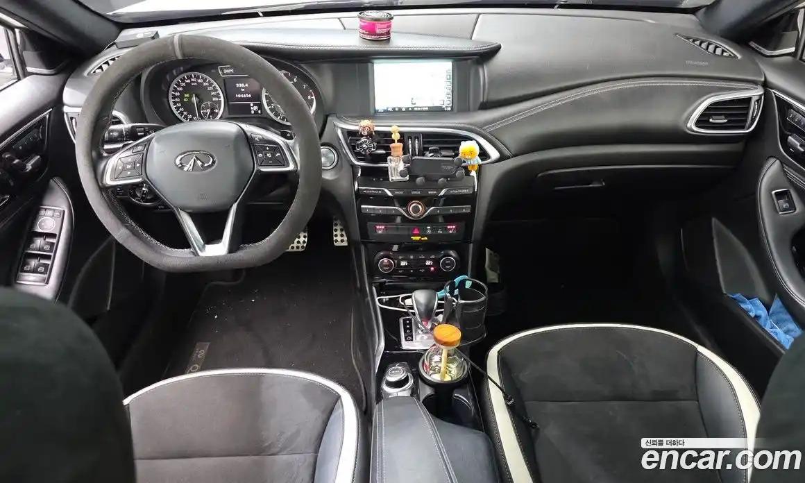 Infiniti Q30 2017 2.0 автомат (гидро), фото 7 Infiniti Q30 2017 2.0 автомат (гидро), фото 7