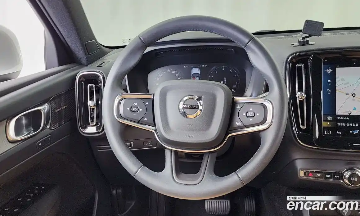 Volvo XC40 2021 2.0 автомат (гидро), фото 19