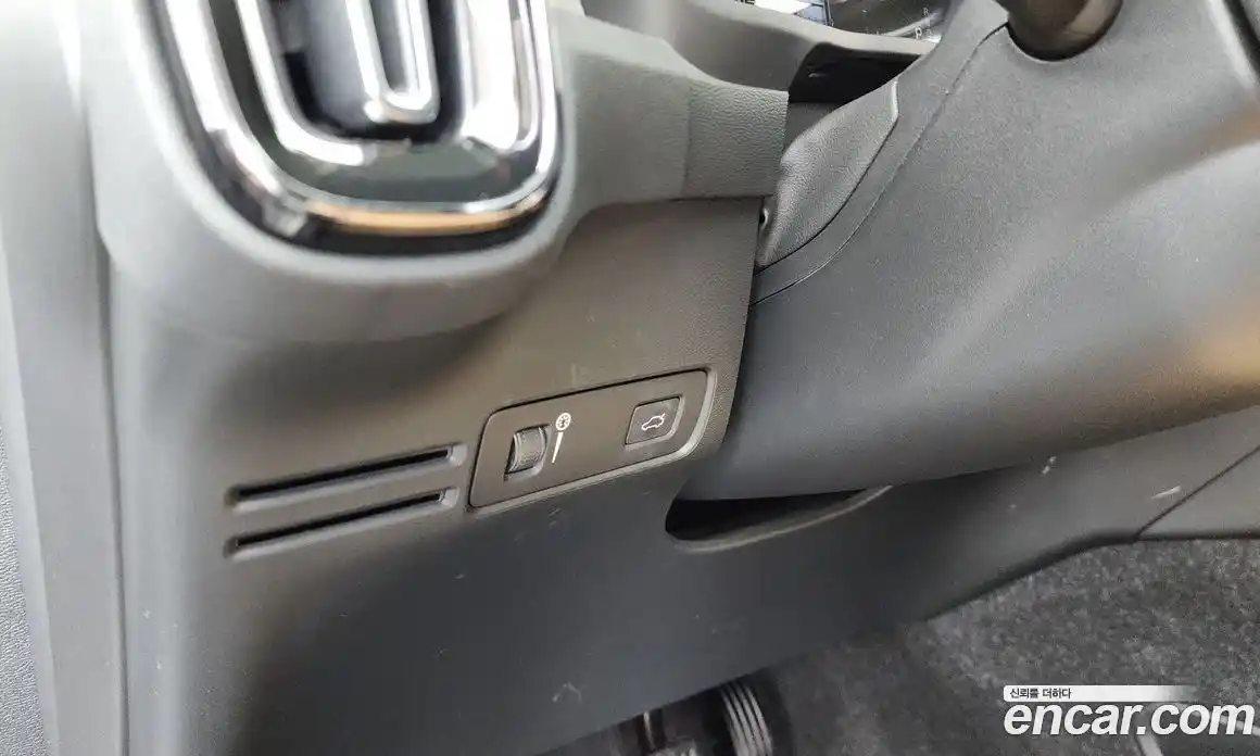 Volvo XC40 2021 2.0 автомат (гидро), фото 22