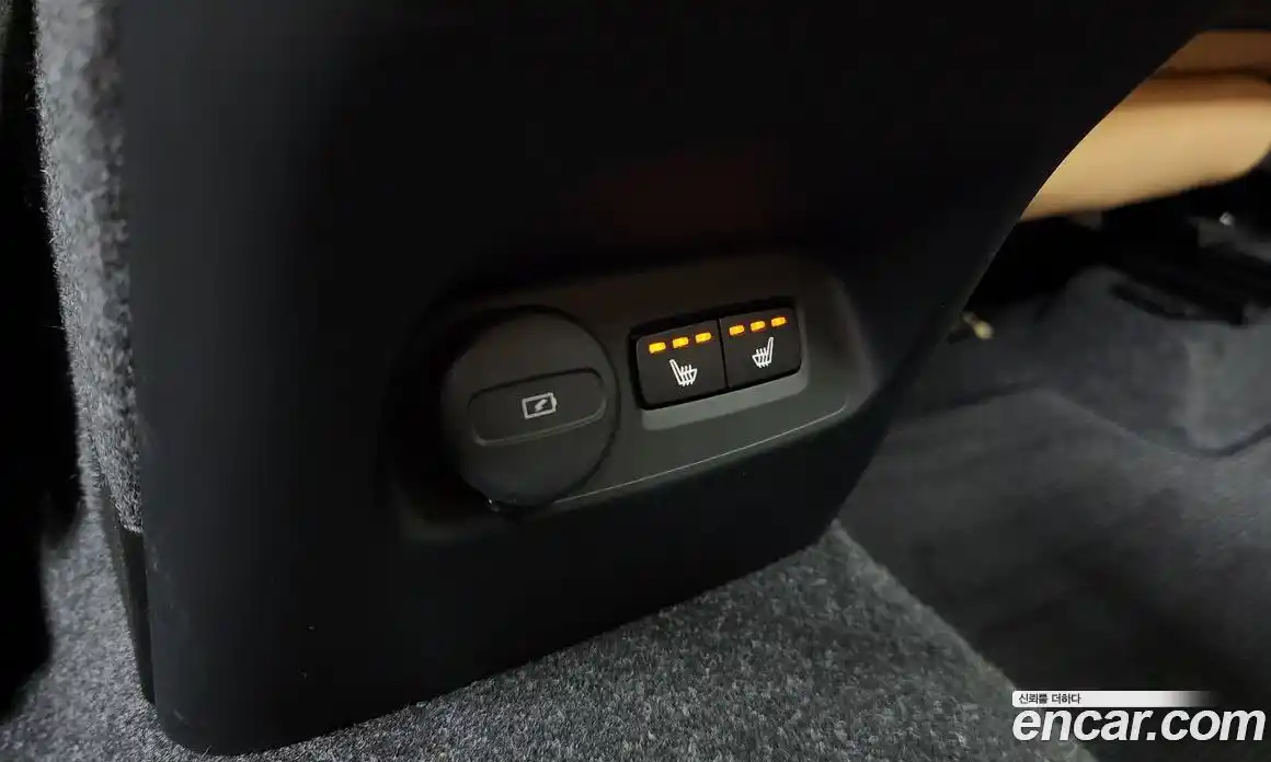 Volvo XC40 2021 2.0 автомат (гидро), фото 25
