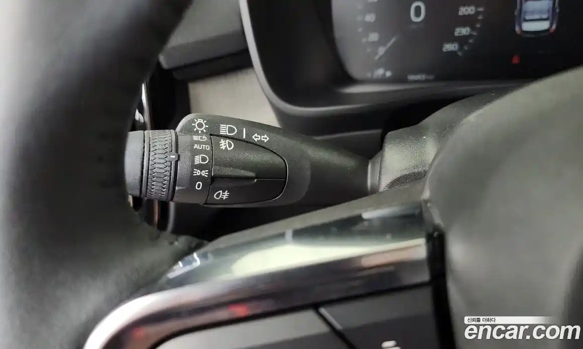 Volvo XC40 2021 2.0 автомат (гидро), фото 27