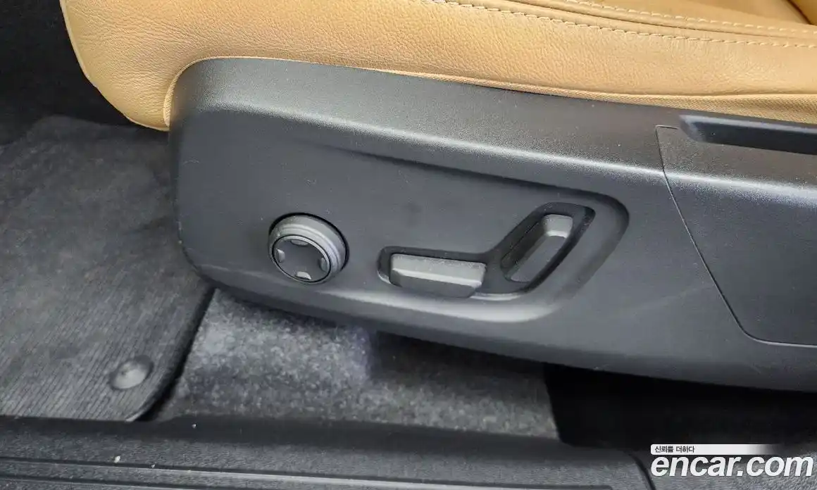 Volvo XC40 2021 2.0 автомат (гидро), фото 31