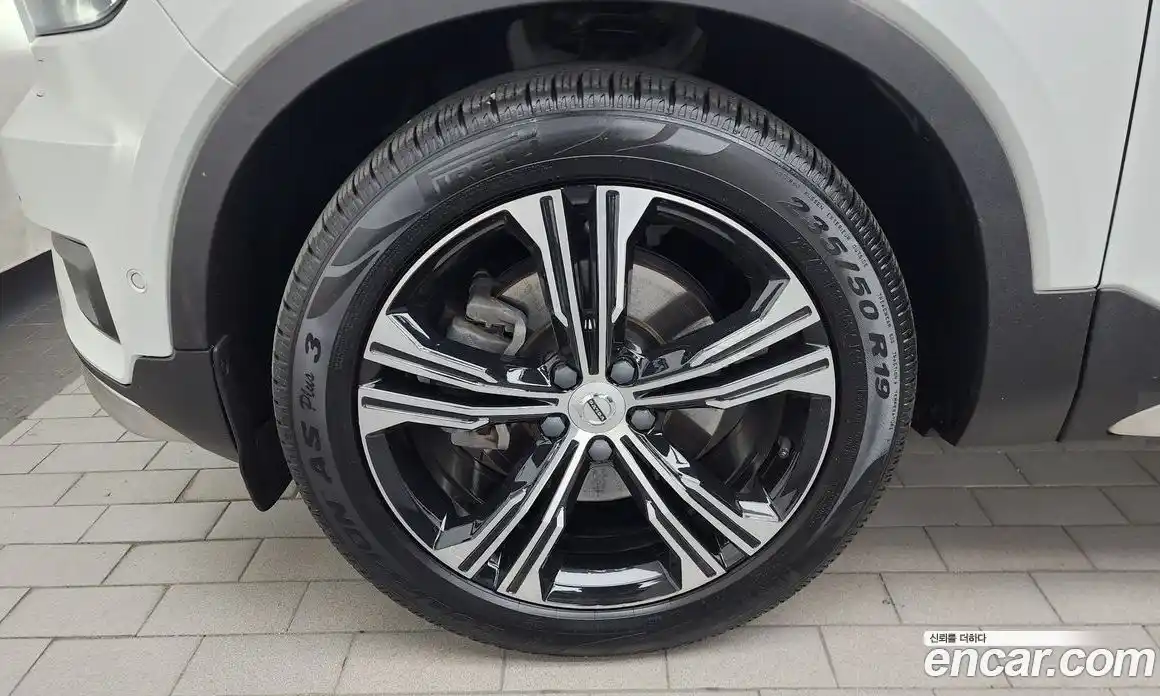 Volvo XC40 2021 2.0 автомат (гидро), фото 5