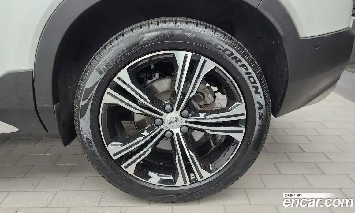 Volvo XC40 2021 2.0 автомат (гидро), фото 7