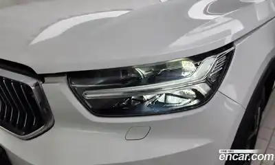 Volvo XC40 2021 2.0 автомат (гидро), миниатюра 8