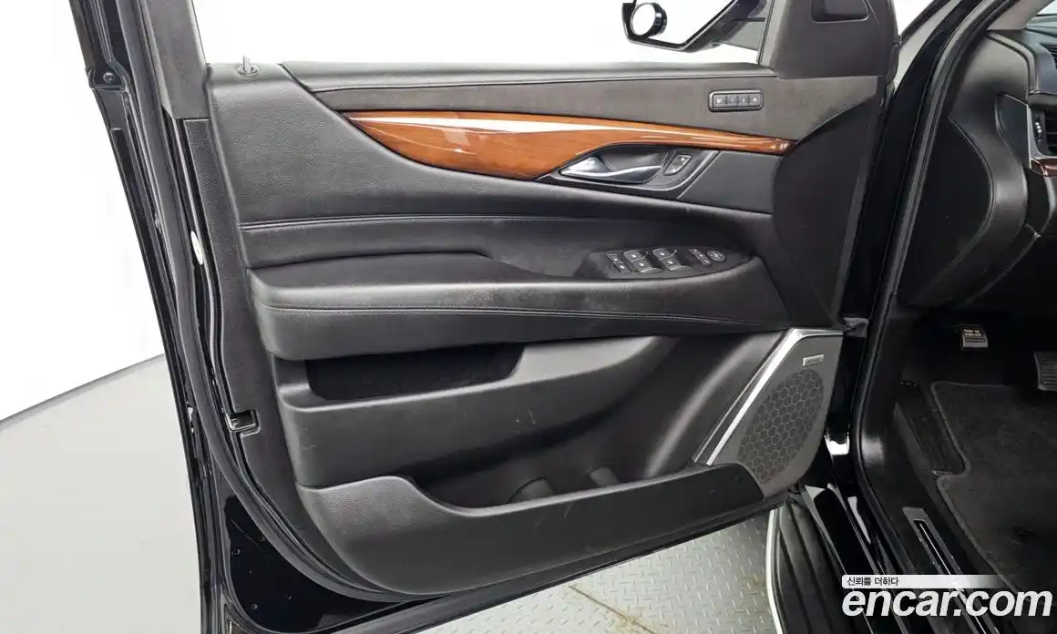 Cadillac Escalade 2018 6.2 автомат (гидро), фото 14 Cadillac Escalade 2018 6.2 автомат (гидро), фото 14