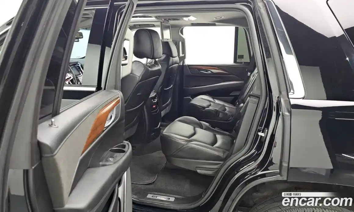Cadillac Escalade 2018 6.2 автомат (гидро), фото 17 Cadillac Escalade 2018 6.2 автомат (гидро), фото 17