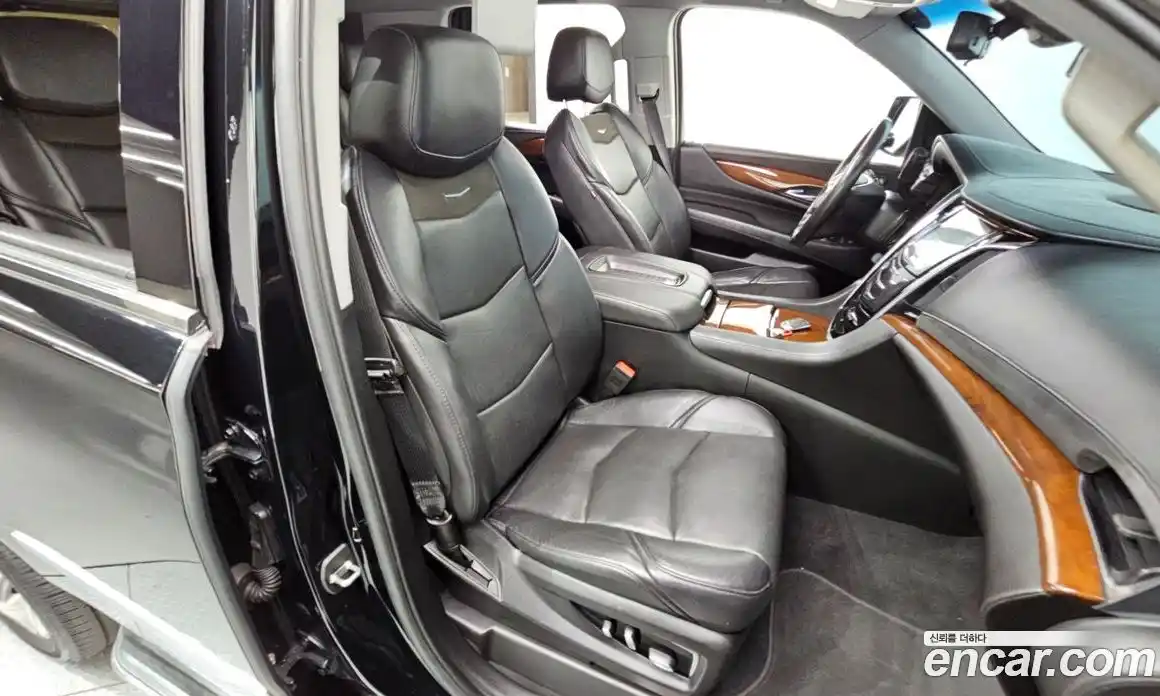 Cadillac Escalade 2018 6.2 автомат (гидро), фото 28 Cadillac Escalade 2018 6.2 автомат (гидро), фото 28