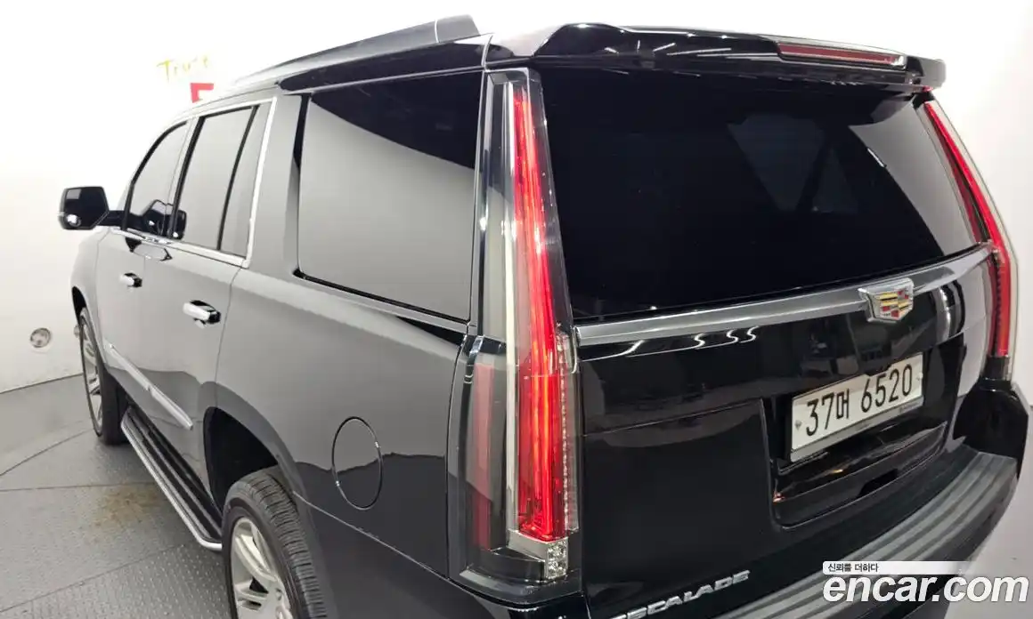 Cadillac Escalade 2018 6.2 автомат (гидро), фото 9 Cadillac Escalade 2018 6.2 автомат (гидро), фото 9
