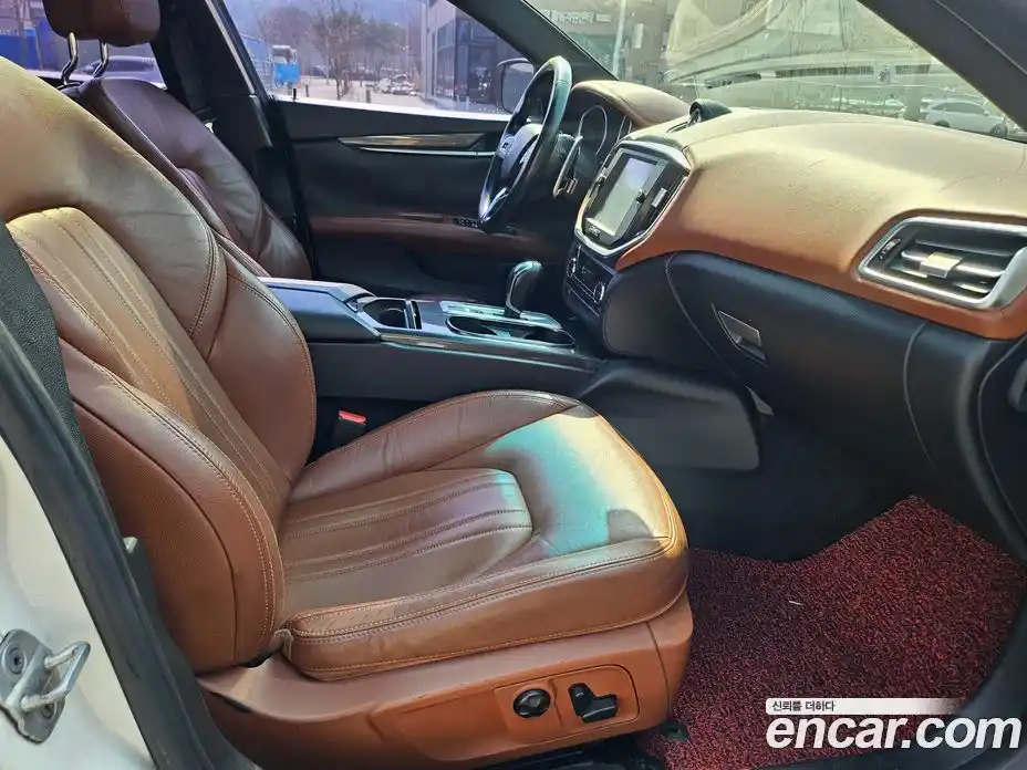 Maserati Ghibli 2014 3.0 автомат (гидро), фото 12 Maserati Ghibli 2014 3.0 автомат (гидро), фото 12