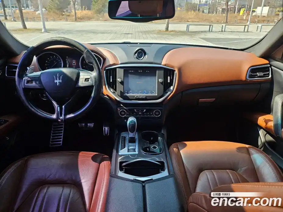 Maserati Ghibli 2014 3.0 автомат (гидро), фото 14 Maserati Ghibli 2014 3.0 автомат (гидро), фото 14