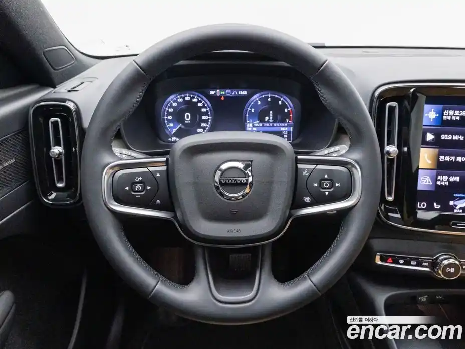 Volvo XC40 2022 2.0 автомат (гидро), фото 12