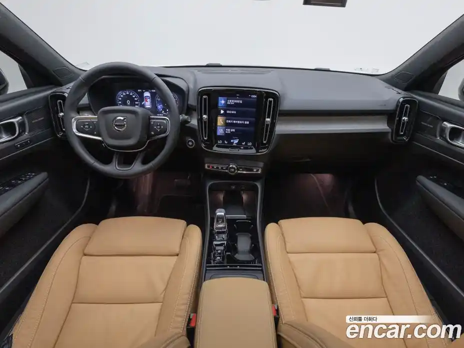 Volvo XC40 2022 2.0 автомат (гидро), фото 7