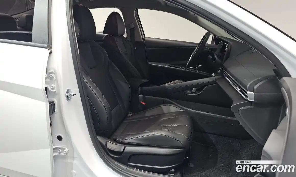 Hyundai Avante 2025 1.6 автомат (гидро), фото 17
